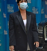Demi_Lovato_-_Outside__Live_with_Kelly___Ryan__in_New_York_09302021_01.jpg