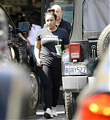 Grabbing_some_juice_after_workout_in_LA_-_March_265.jpg