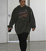 Leaves_a_gym_before_a_trip_to_a_laser_center_in_LA_-_February_286.jpg